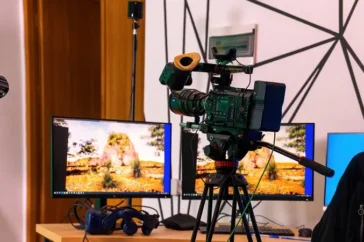 Engaging dualmedia virtual content material on display screen